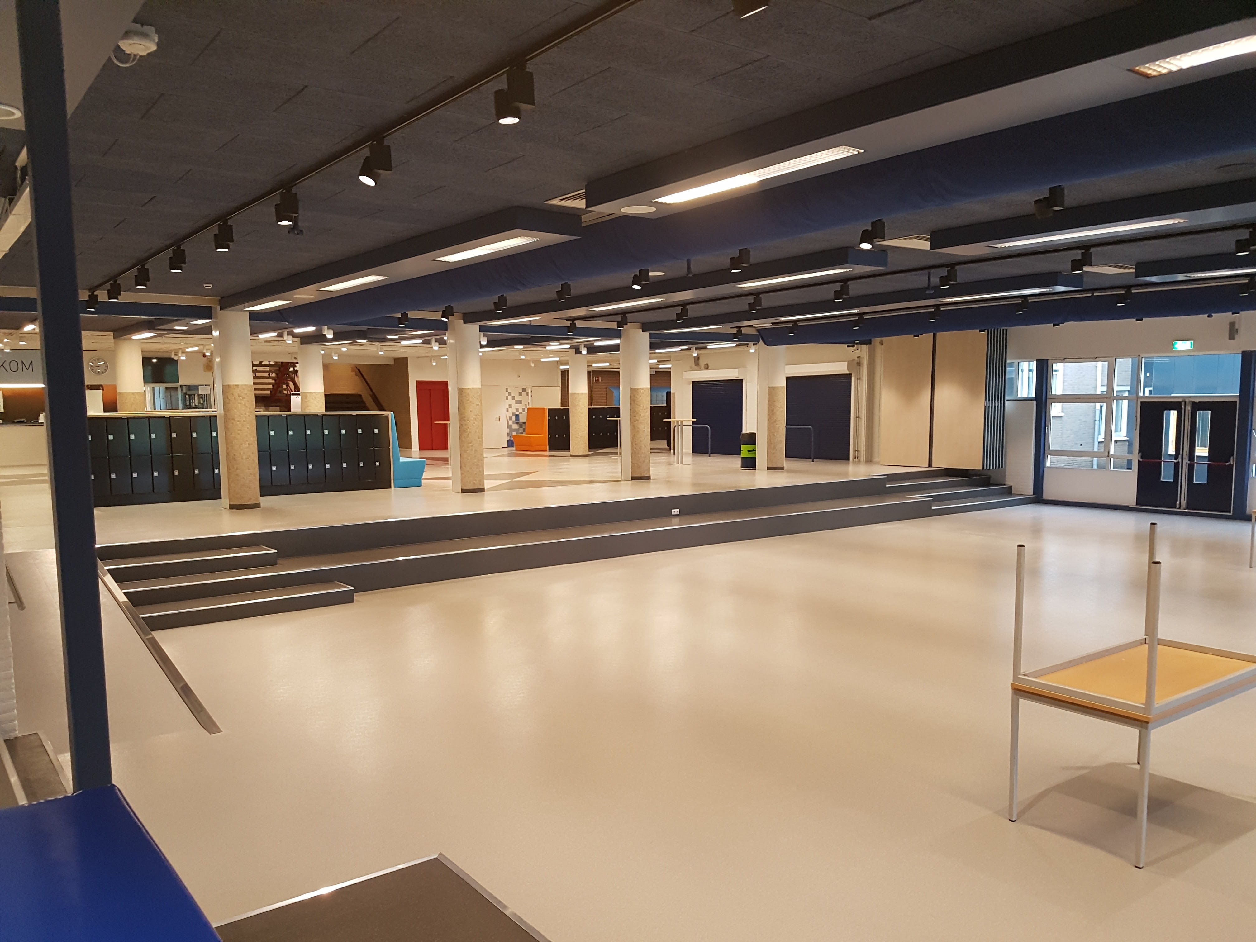 Entreehal en Aula CSG Willem van Oranje - Oud-Beijerland